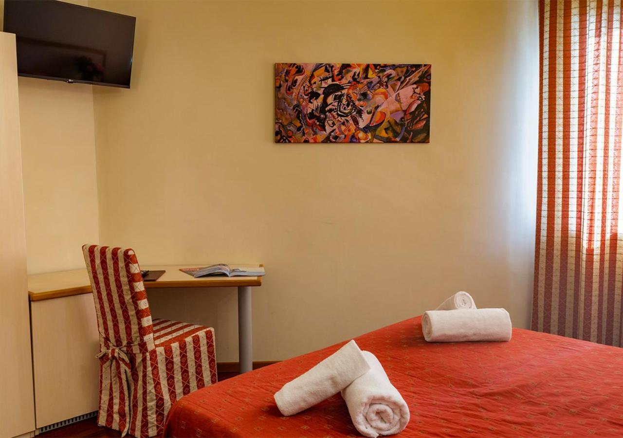 Hotel Caprice à Avigliana Extérieur photo